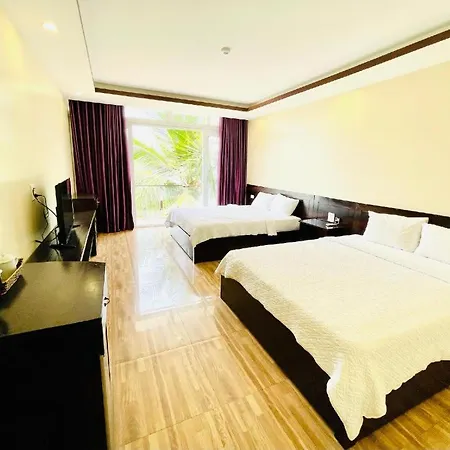 Tuan Chau Havana Hotel