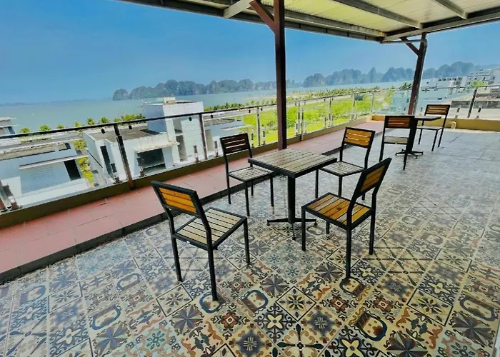Tuan Chau Havana Hotel